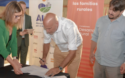 Gobierno de Canelones firmó acuerdo para la Conservación de la Cuenca del Santa Lucía